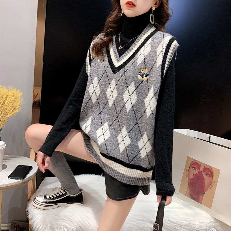 Czerwone dzianinowe kamizelki  – Winter Clothing Aesthetic recenzja i cena